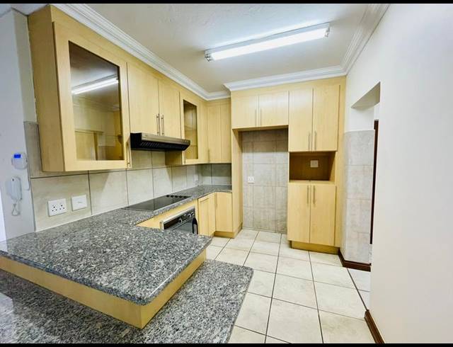 4 BEDROOM PROPERTY TO RENT IN MENLO PARK